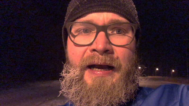 В лыжном костюме