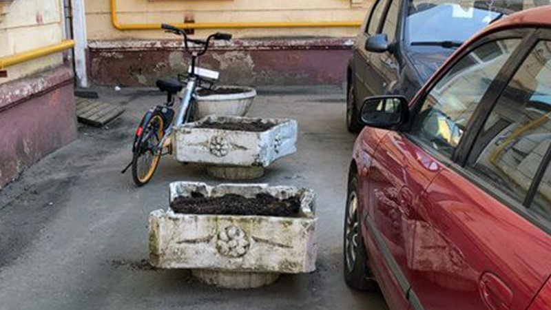 Захват прокатного велика в соседнем дворе